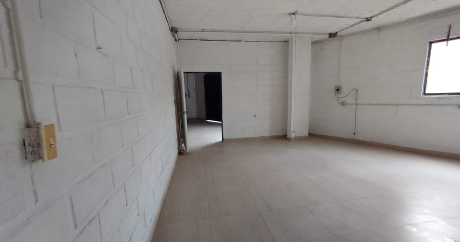 Bodega en arriendo en Laureles, Medellín, 450 m² · foto 7 de 13