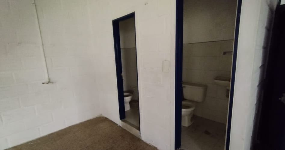 Bodega en arriendo en Laureles, Medellín, 450 m² · foto 8 de 13