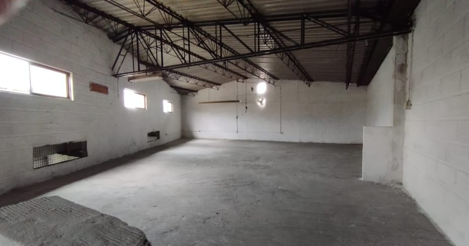 Bodega en arriendo en Laureles, Medellín, 450 m² · foto 11 de 13