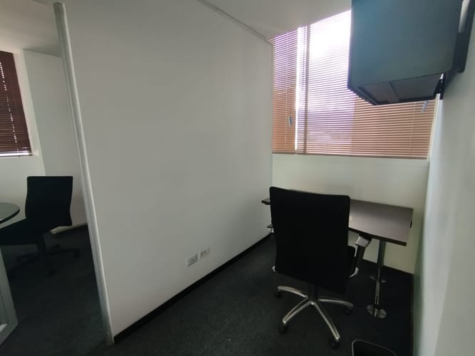 Oficina en arriendo en Los Balsos, Medellín, 87 m² · foto 5 de 12