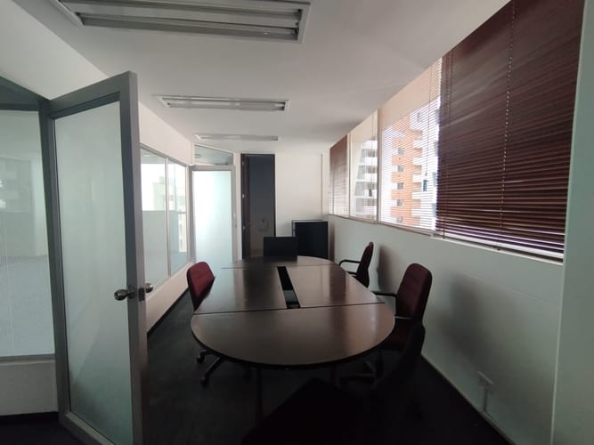 Oficina en arriendo en Los Balsos, Medellín, 87 m² · foto 6 de 12