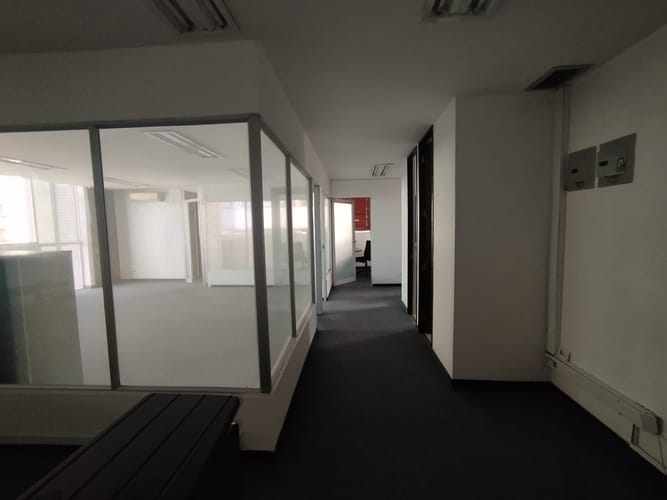 Oficina en arriendo en Los Balsos, Medellín, 87 m² · foto 7 de 12