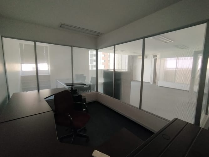 Oficina en arriendo en Los Balsos, Medellín, 87 m² · foto 8 de 12