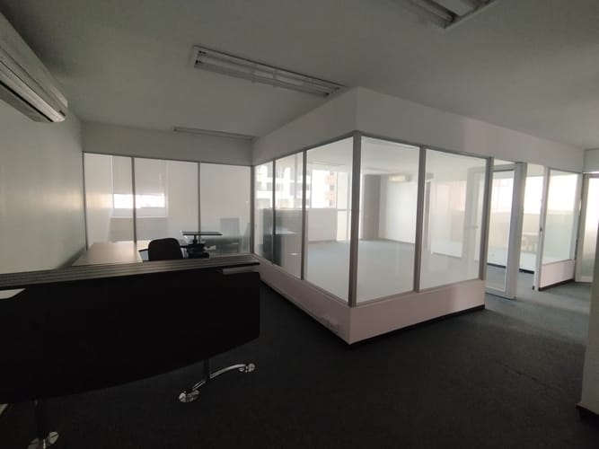 Oficina en arriendo en Los Balsos, Medellín, 87 m² · foto 9 de 12