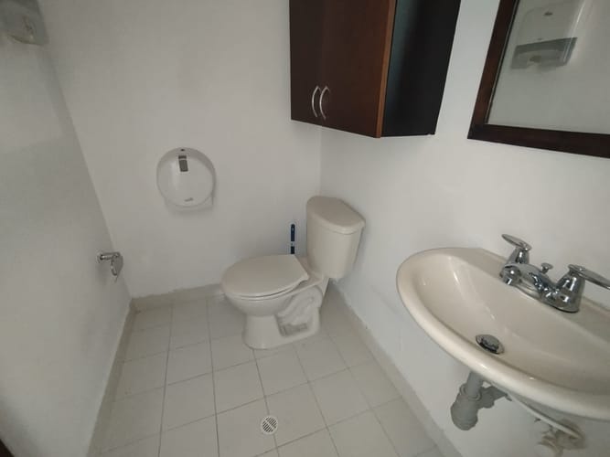 Oficina en arriendo en Los Balsos, Medellín, 87 m² · foto 12 de 12