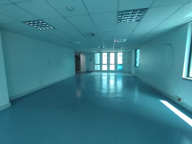 Oficina en arriendo en El Poblado, Medellín, 255 m² · foto 2 de 11