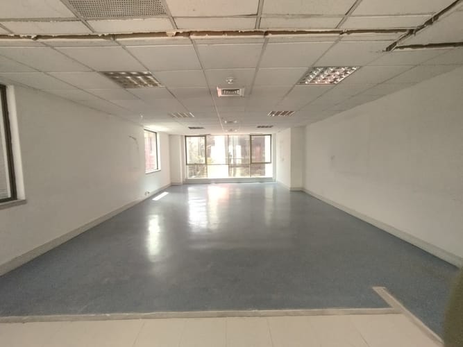 Oficina en arriendo en El Poblado, Medellín, 255 m² · foto 3 de 11