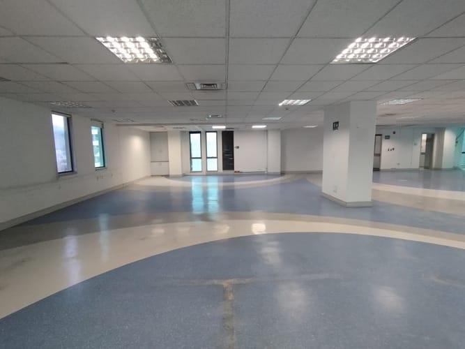 Oficina en arriendo en El Poblado, Medellín, 255 m² · foto 6 de 11