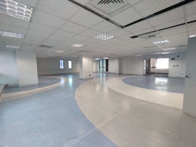 Oficina en arriendo en El Poblado, Medellín, 255 m² · foto 7 de 11