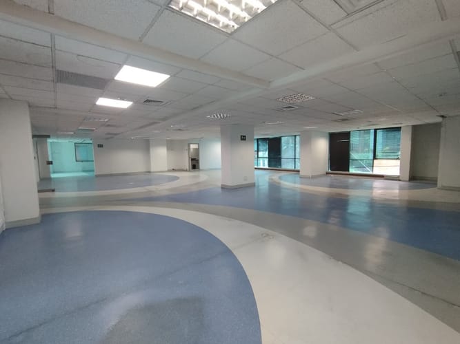 Oficina en arriendo en El Poblado, Medellín, 255 m² · foto 8 de 11