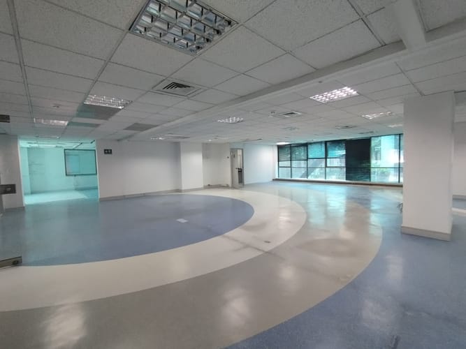 Oficina en arriendo en El Poblado, Medellín, 255 m² · foto 9 de 11