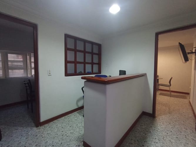 Oficina en arriendo en La Candelaria, Medellín, 31 m² · foto 2 de 18