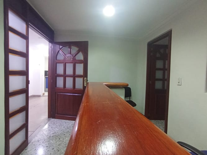 Oficina en arriendo en La Candelaria, Medellín, 31 m² · foto 3 de 18