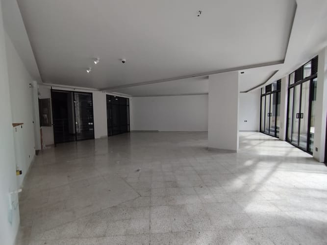 Local en arriendo en El Poblado, Medellín, 138 m² · foto 5 de 15