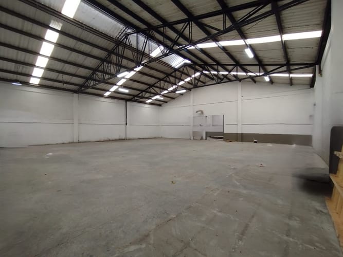 Bodega en arriendo en Belen, Marinilla, 1400 m² · foto 4 de 11