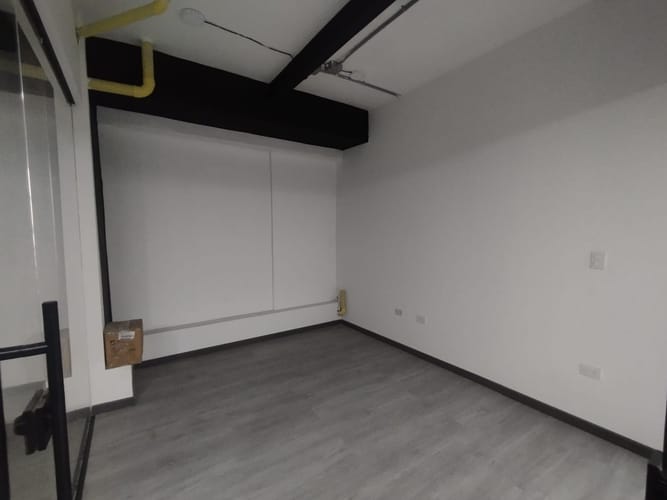 Local en arriendo en El Rincón, Medellín, 14 m² · foto 4 de 9