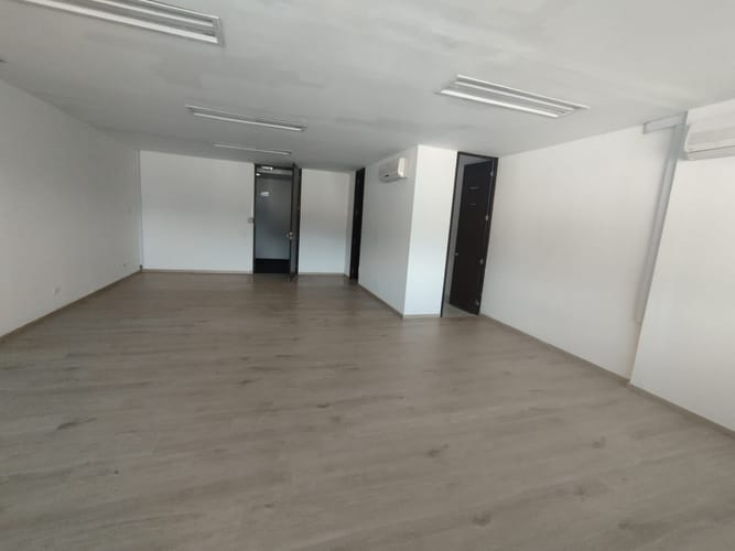 Oficina en arriendo en Los Balsos, Medellín, 52 m² · foto 2 de 9