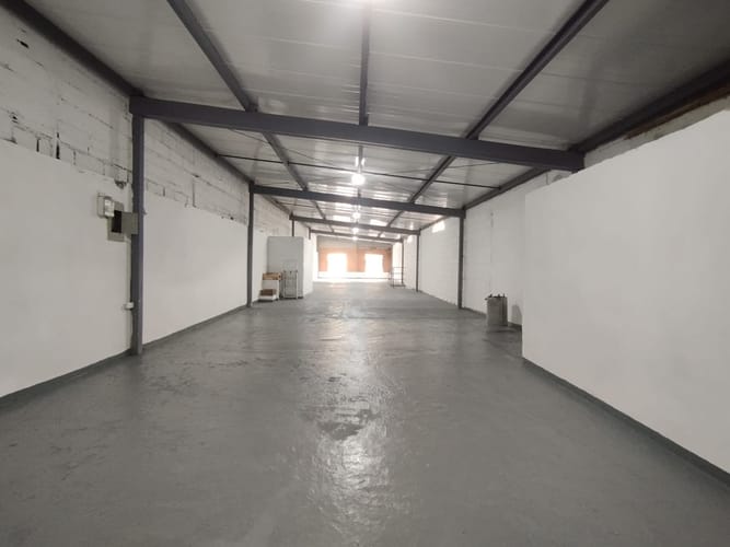Bodega en arriendo en Cristo Rey, Medellín, 167 m² · foto 6 de 9