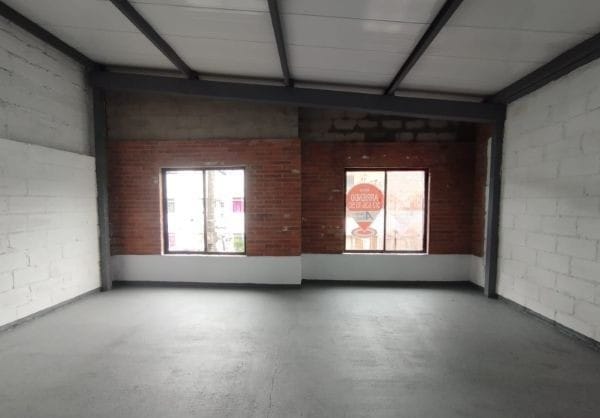 Bodega en arriendo en Cristo Rey, Medellín, 167 m² · foto 8 de 9