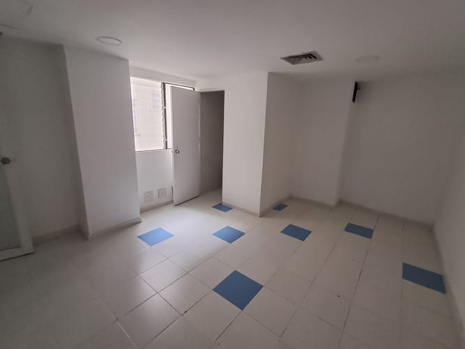 Oficina en arriendo en Suramérica, Itagüí, 170 m² · foto 18 de 20
