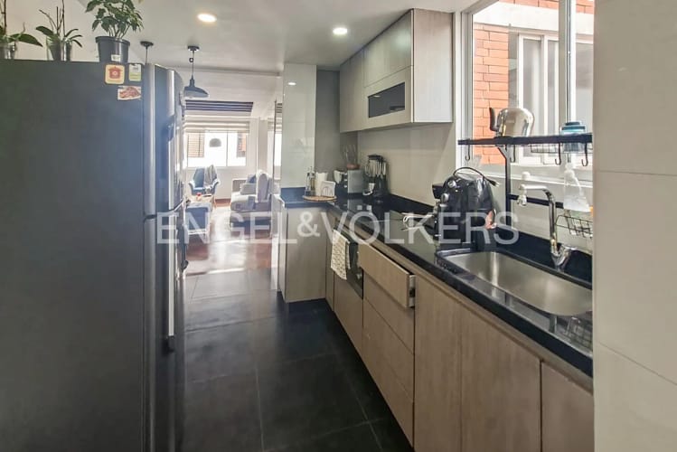 Apartamento de 2 alcobas en venta en Santa Barbara Central, Bogotá, 75 m² · foto 6 de 12
