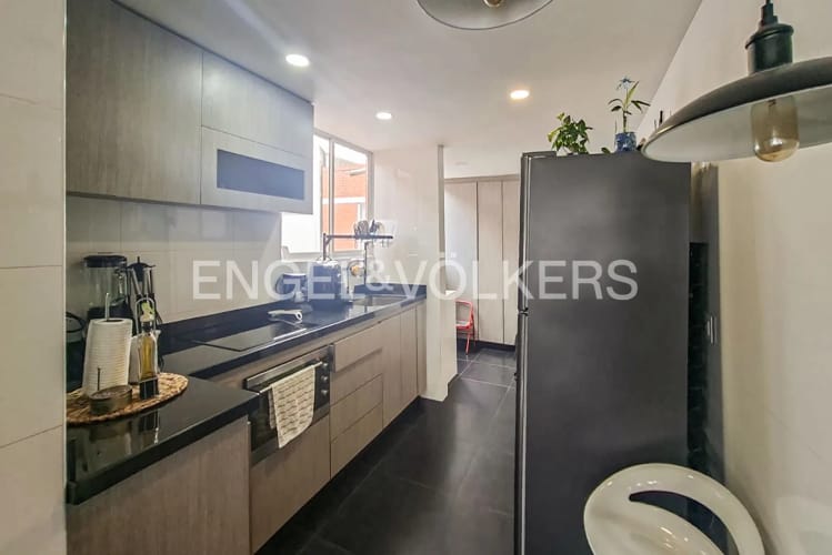 Apartamento de 2 alcobas en venta en Santa Barbara Central, Bogotá, 75 m² · foto 5 de 12