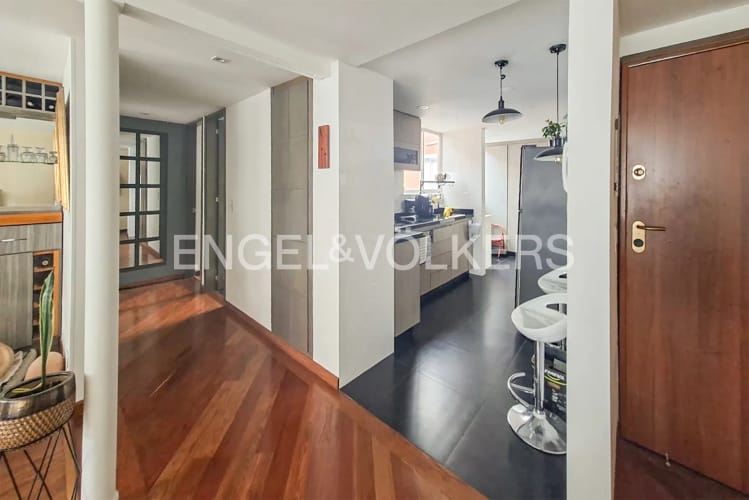 Apartamento de 2 alcobas en venta en Santa Barbara Central, Bogotá, 75 m² · foto 4 de 12