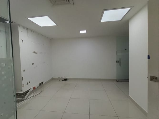 Oficina en arriendo en El Poblado, Medellín, 63 m² · foto 6 de 11