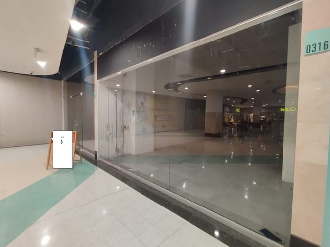 Local en arriendo en Miraflores, Medellín, 78 m² · foto 2 de 9