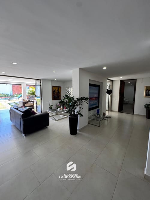 Casa de 5 alcobas en venta en Lagos Del Cacique, Bucaramanga, 500 m² · foto 9 de 24