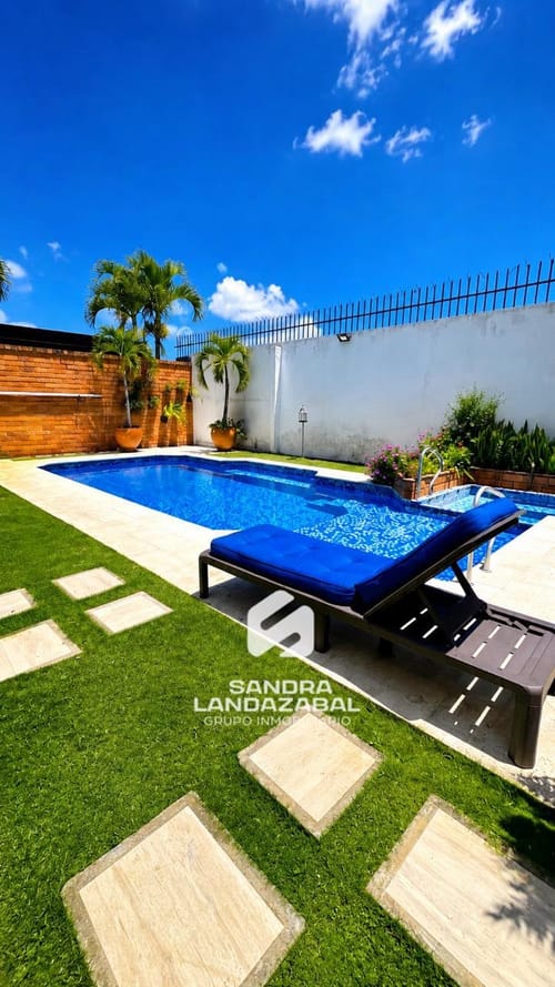 Casa de 5 alcobas en venta en Lagos Del Cacique, Bucaramanga, 500 m² · foto 2 de 24
