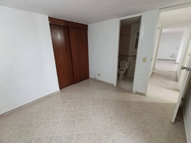 Apartamento de 3 alcobas en arriendo en Carlos E. Restrepo, Medellín, 85 m² · foto 2 de 16