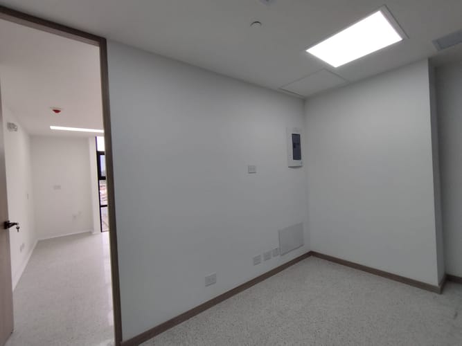 Consultorio en arriendo en El Poblado, Medellín, 33 m² · foto 3 de 8