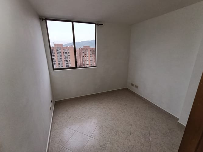 Apartamento de 3 alcobas en arriendo en Carlos E. Restrepo, Medellín, 85 m² · foto 5 de 16