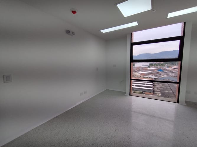 Consultorio en arriendo en El Poblado, Medellín, 33 m² · foto 5 de 8
