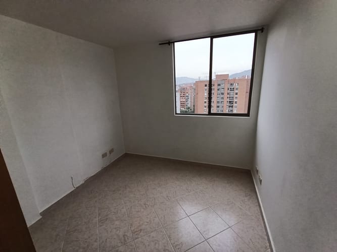 Apartamento de 3 alcobas en arriendo en Carlos E. Restrepo, Medellín, 85 m² · foto 7 de 16