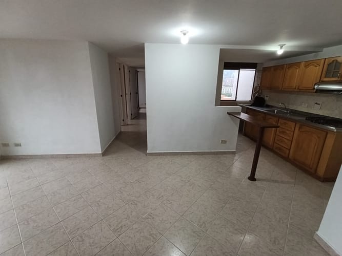 Apartamento de 3 alcobas en arriendo en Carlos E. Restrepo, Medellín, 85 m² · foto 10 de 16