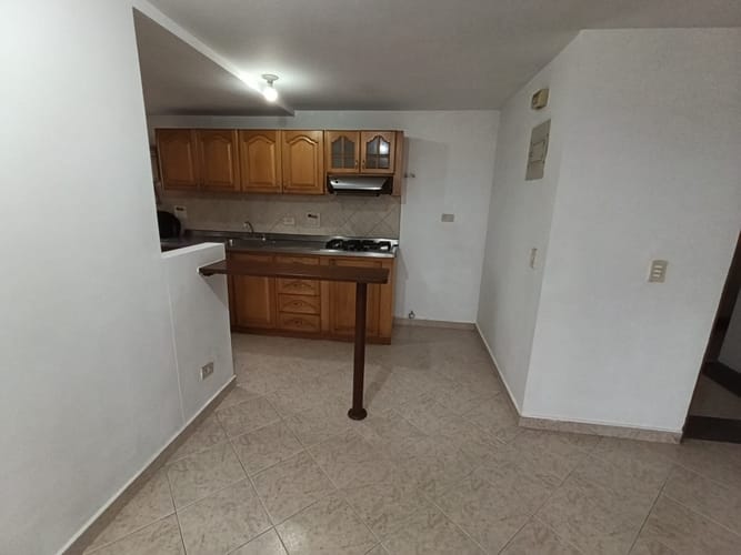 Apartamento de 3 alcobas en arriendo en Carlos E. Restrepo, Medellín, 85 m² · foto 13 de 16