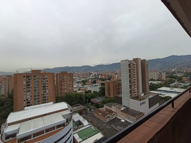 Apartamento de 3 alcobas en arriendo en Carlos E. Restrepo, Medellín, 85 m² · foto 14 de 16