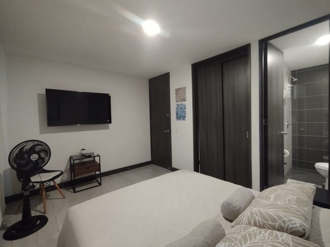 Apartamento de 3 alcobas en arriendo en El Poblado, Medellín, 78 m² · foto 2 de 19