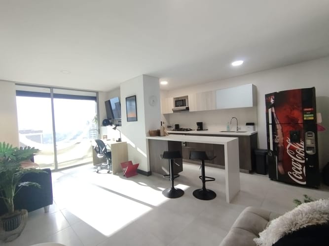 Apartamento de 3 alcobas en arriendo en El Poblado, Medellín, 78 m² · foto 10 de 19