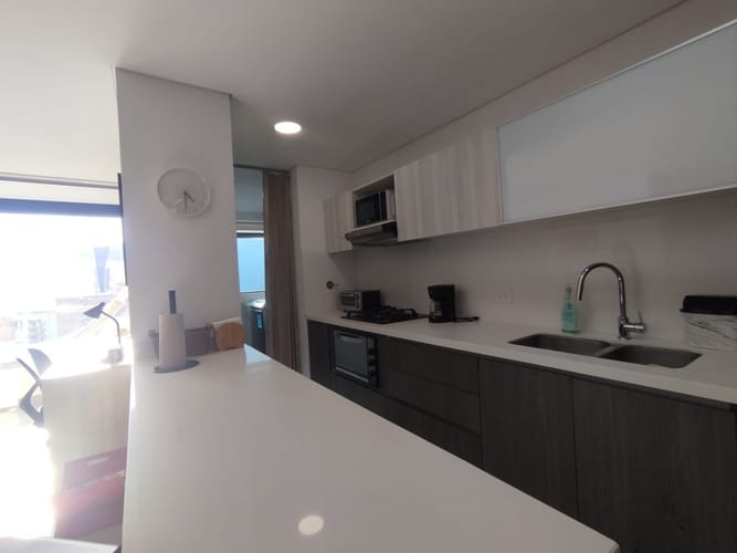 Apartamento de 3 alcobas en arriendo en El Poblado, Medellín, 78 m² · foto 14 de 19