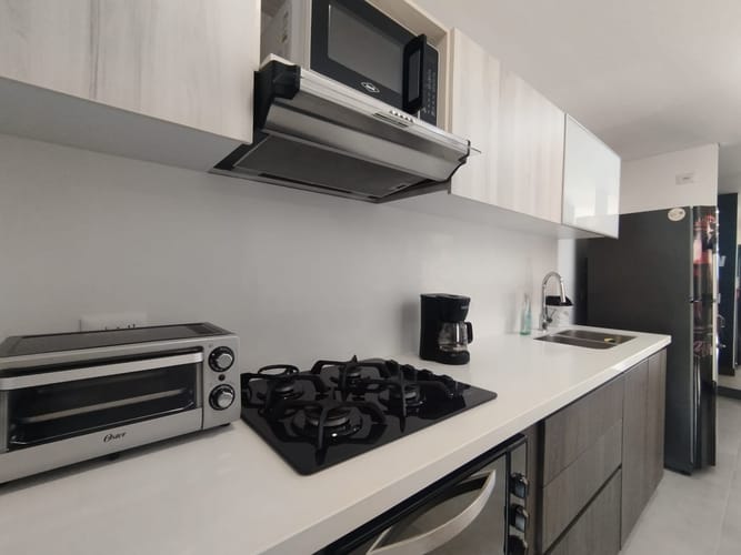 Apartamento de 3 alcobas en arriendo en El Poblado, Medellín, 78 m² · foto 16 de 19