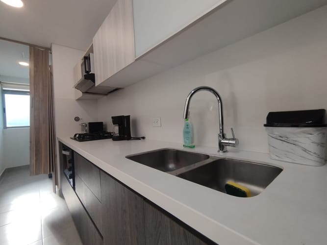 Apartamento de 3 alcobas en arriendo en El Poblado, Medellín, 78 m² · foto 17 de 19