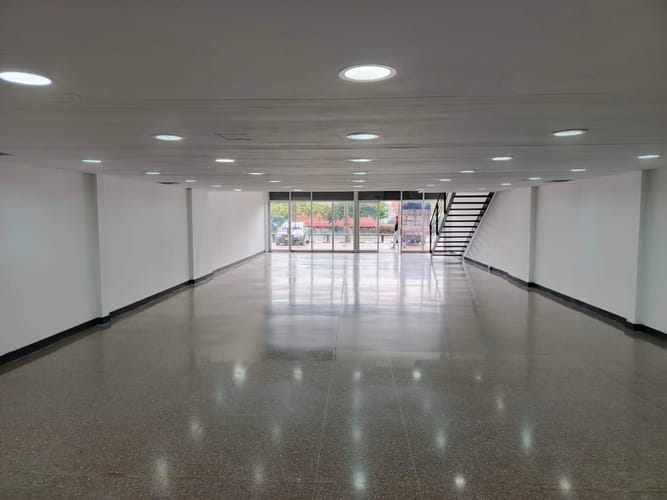 Local en arriendo en Cristo Rey, Medellín, 316 m² · foto 5 de 11