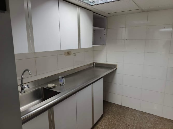 Local en arriendo en Cristo Rey, Medellín, 316 m² · foto 10 de 11