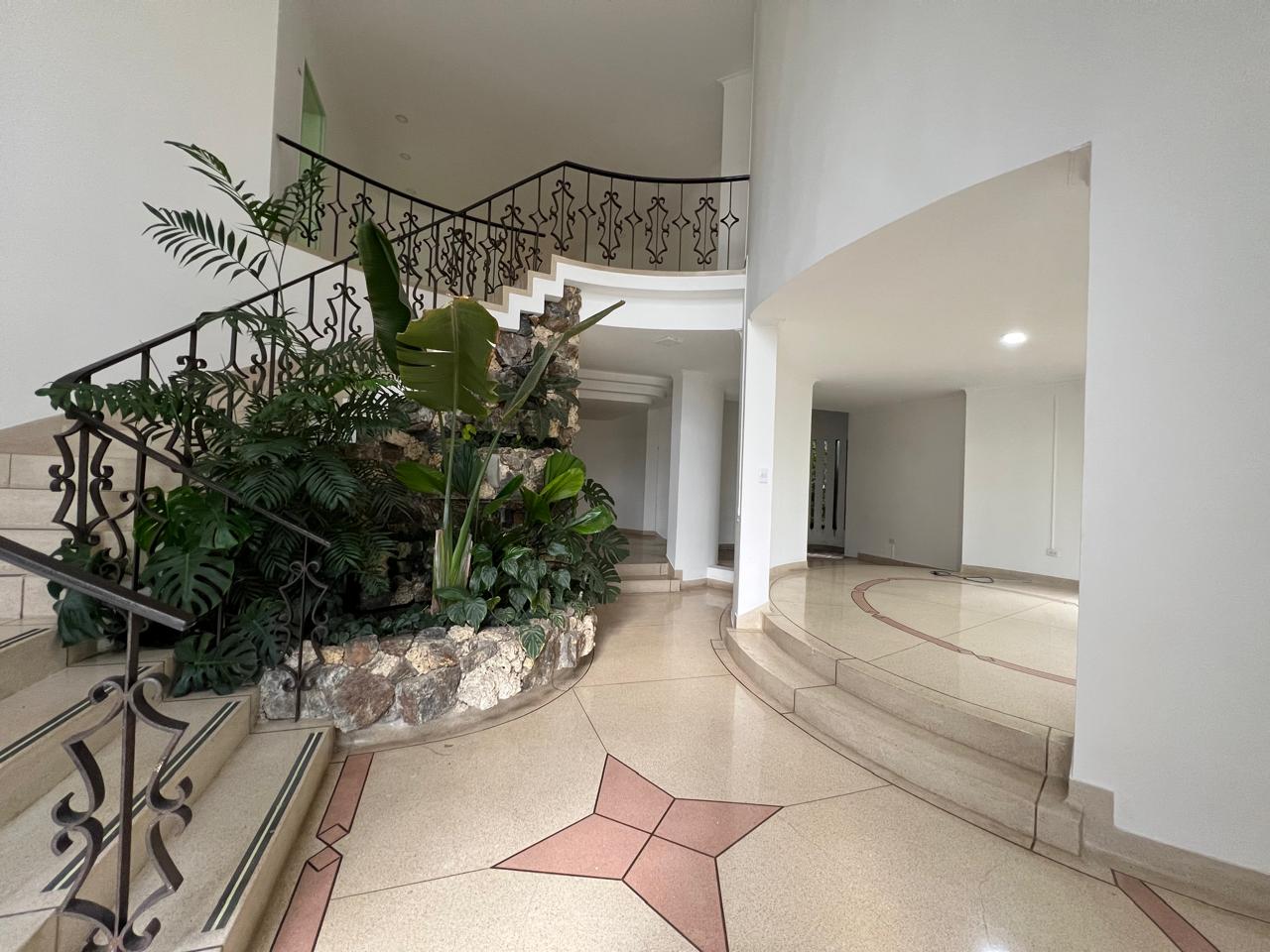 Casa en arriendo en El Poblado, Medellín · foto 8 de 20