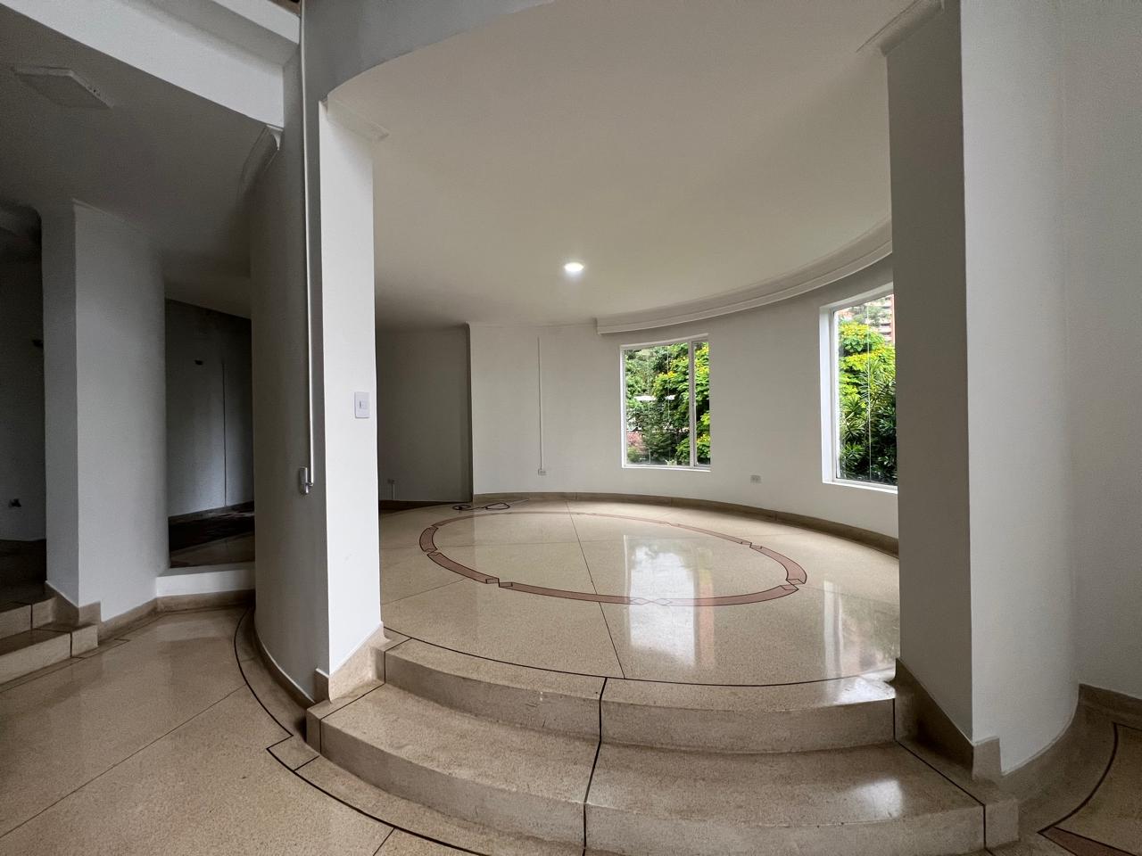 Casa en arriendo en El Poblado, Medellín · foto 9 de 20