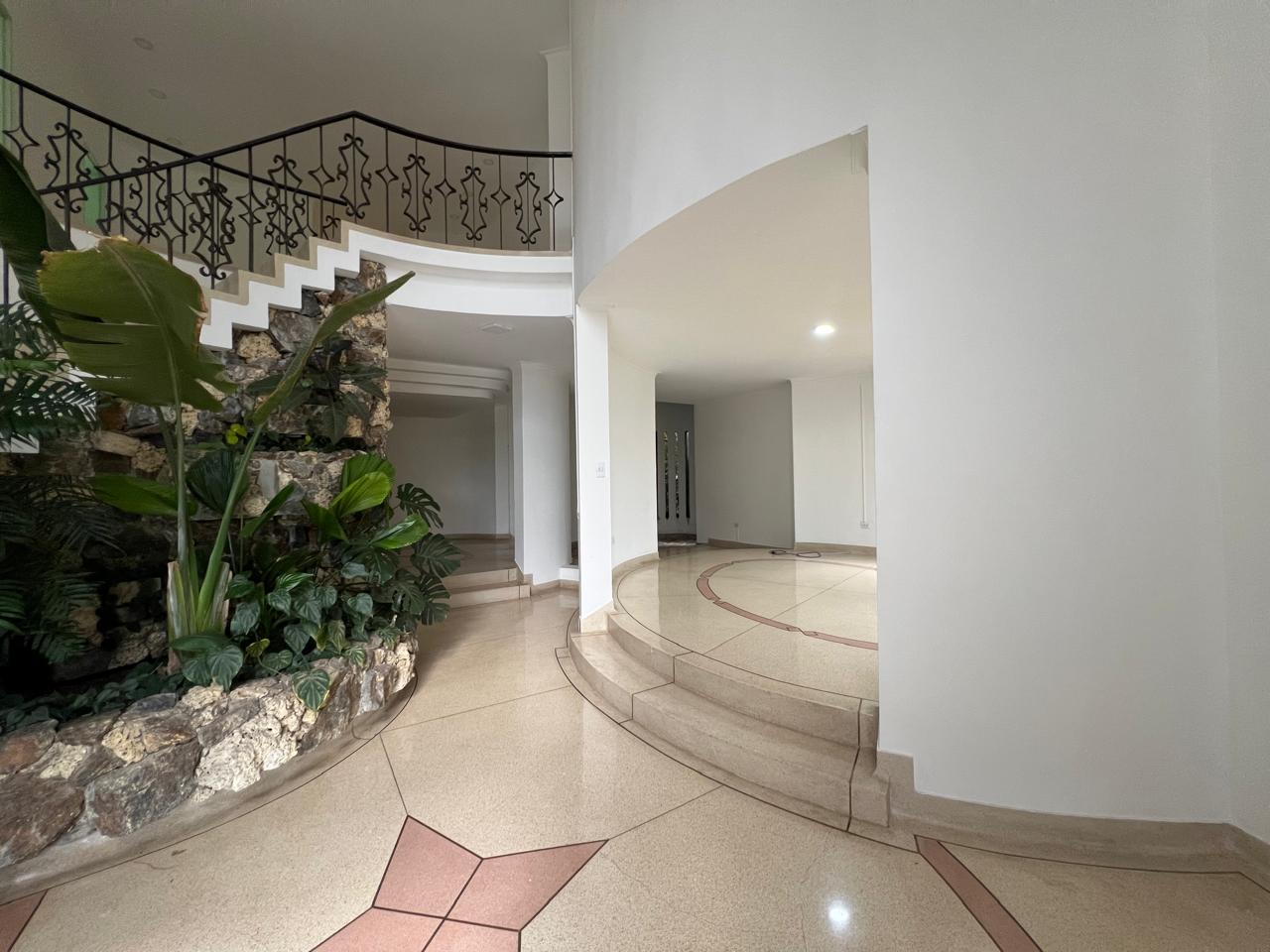 Casa en arriendo en El Poblado, Medellín · foto 10 de 20