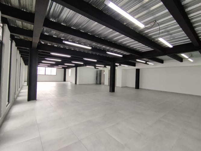 Oficina en arriendo en Laureles, Medellín, 200 m² · foto 2 de 8